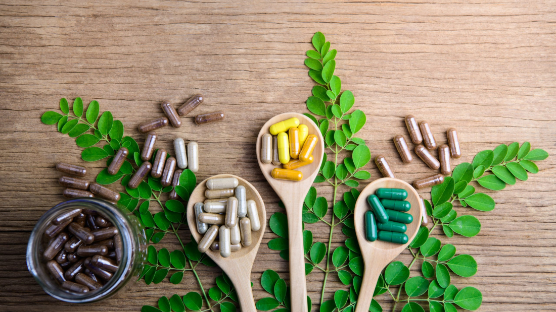 natural-supplements-vitamin-organic-medicine-capsule-pills-herbal-from-herbs